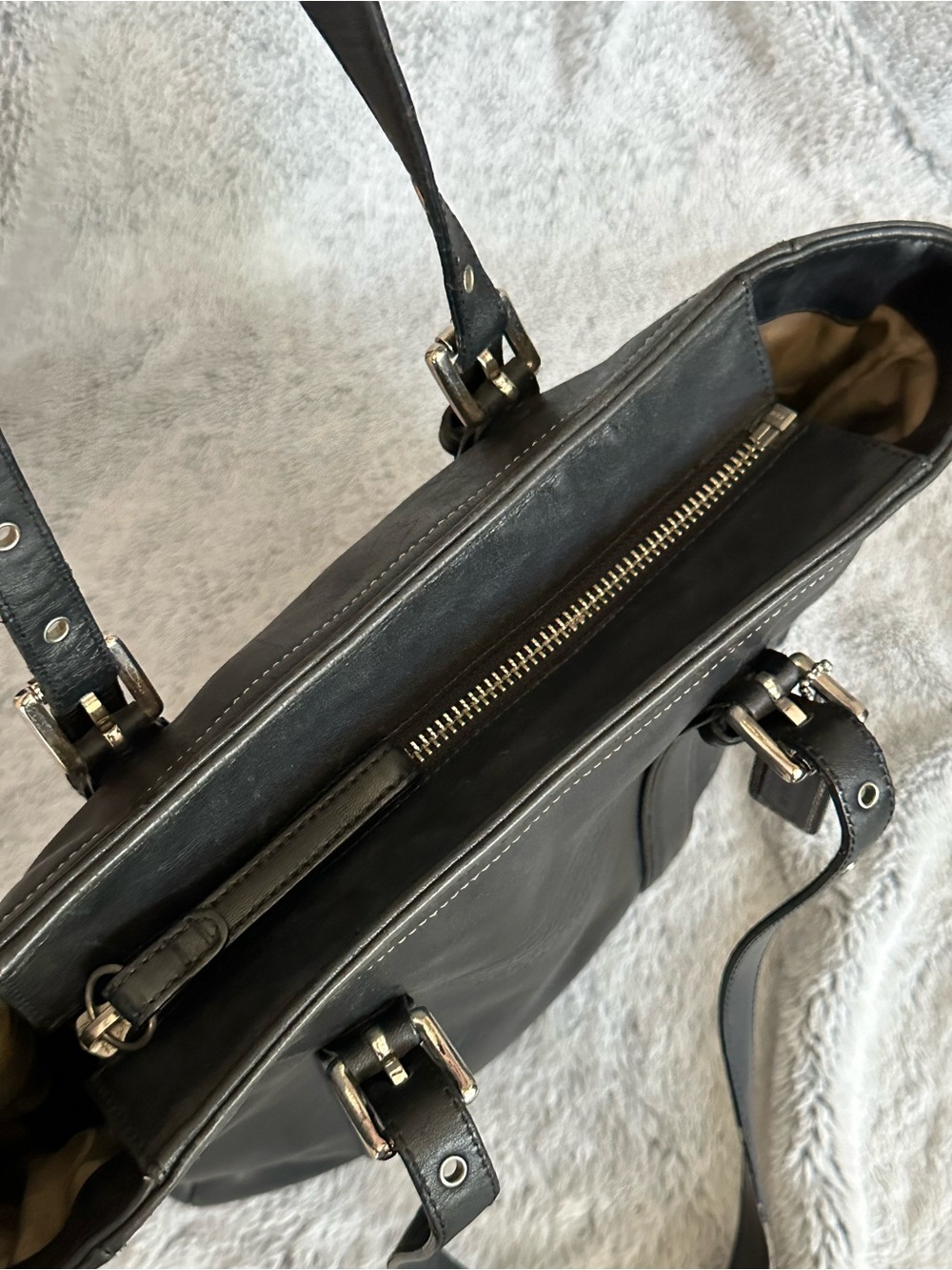 Coach Hamptons Leather Tote #8E92 - Picture 8 of 16